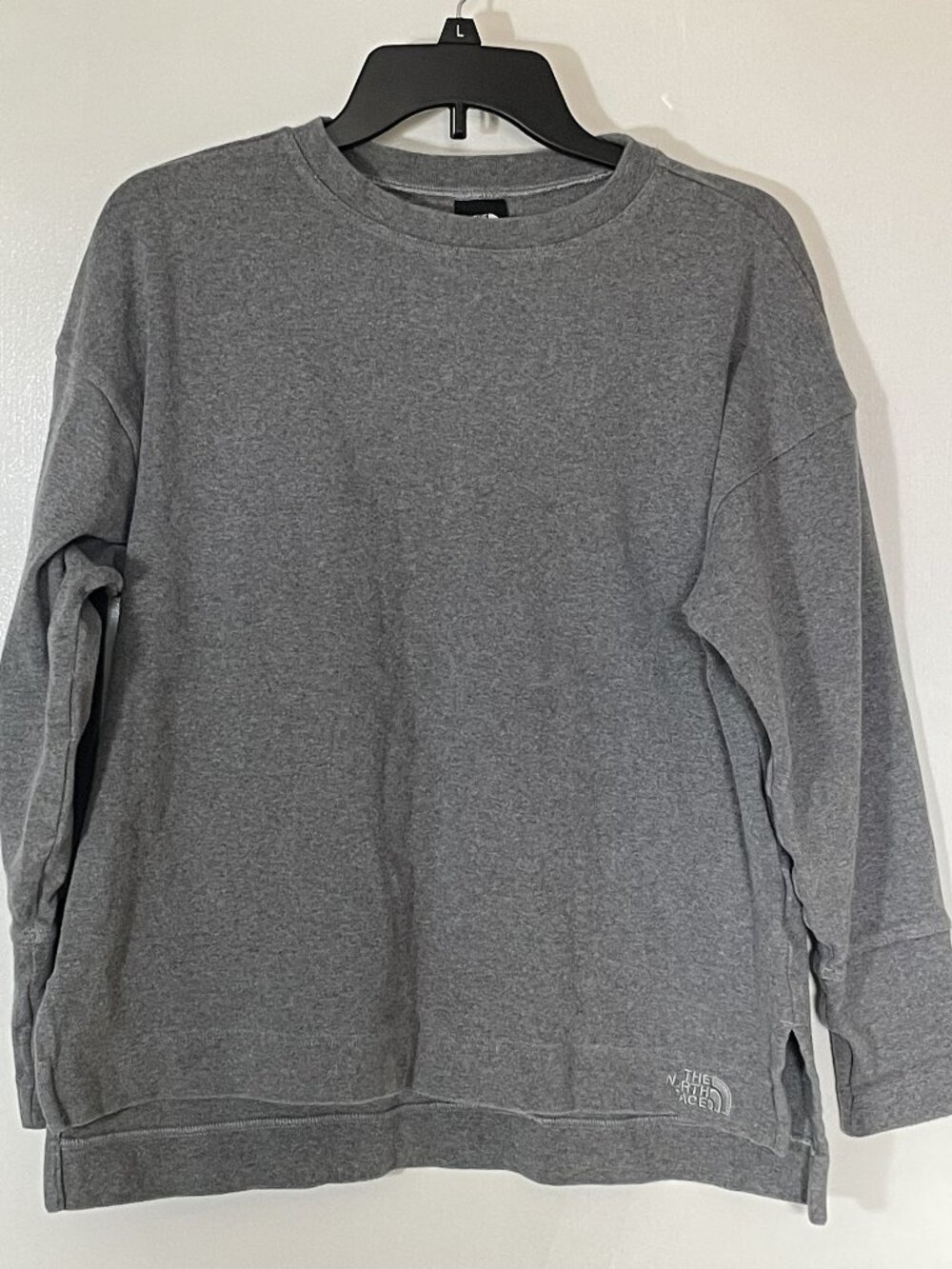 The North Face Women’s Grey Relaxed Crewneck Side‑Slit Sweatshirt – Size L